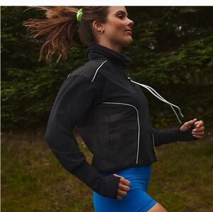 Free  People Movement Act Fast Pullover Top in Black sz Medium NWT